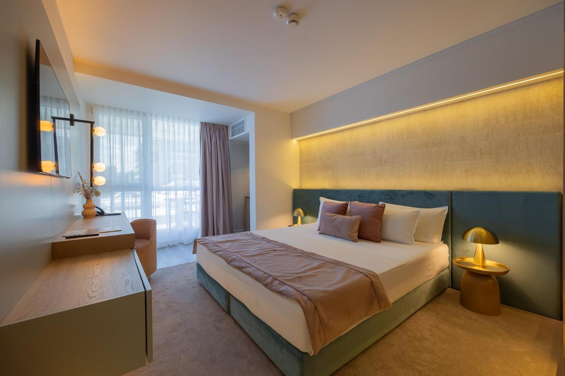 Bavaria Blu And Conference Centre Hotel